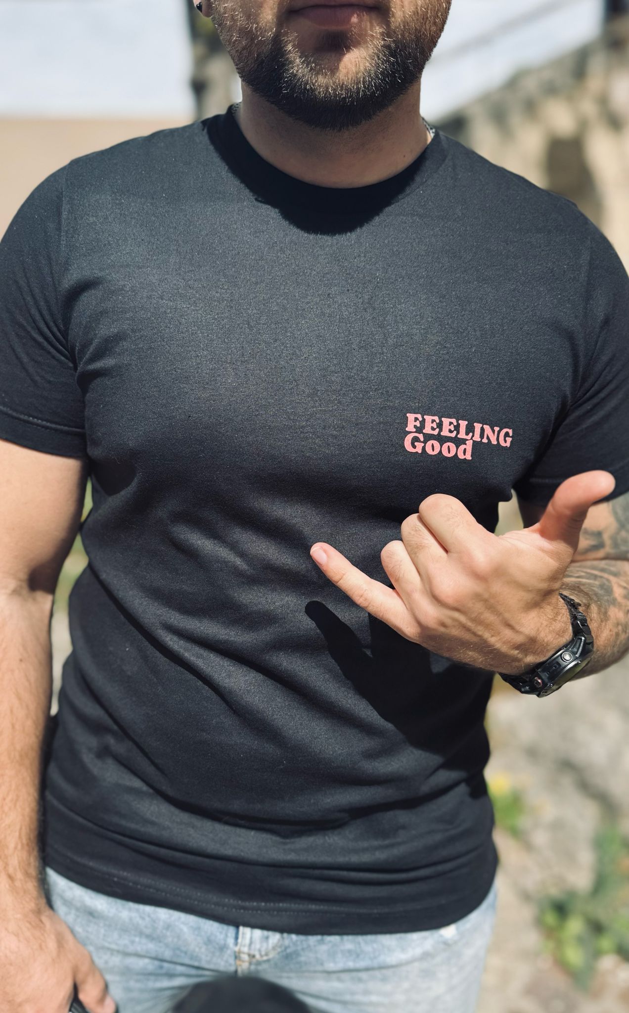 Good Vibes Military t-shirt in schwarz mit einem Good Vibes Motiv Design trooptrends 
