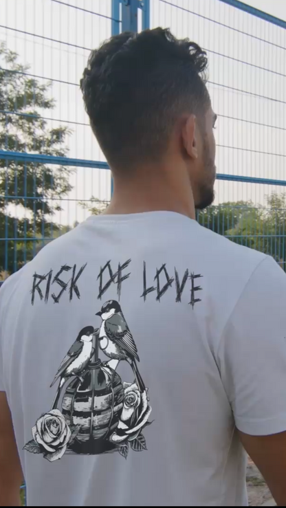 Unisex T-Shirt Risk of Love  Vintage Grafik Shirt mit Vögeln und Rosen Streetwear Geschenk für Männer & Frauen  Rock Gothic Stil Kleidung